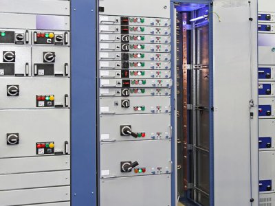 PLC控制柜：如何在工業自動化中應用它